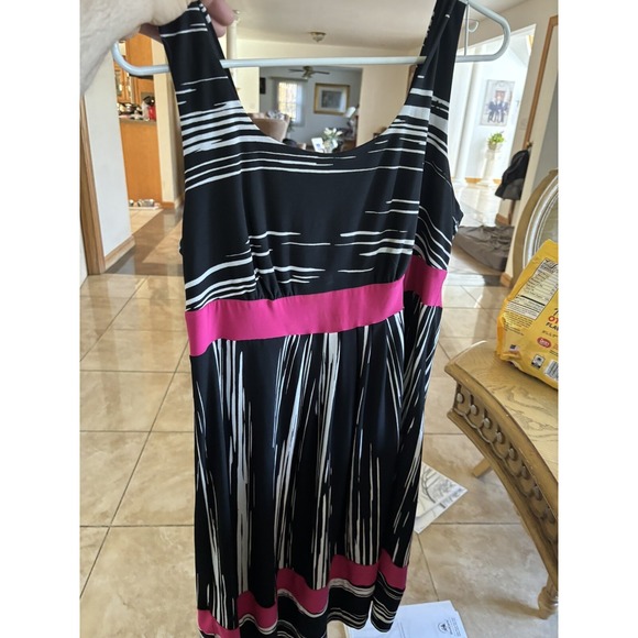 women's dress. Vintage Fashion Bug , black/white/pink. Size Medium. A+ - Picture 1 of 4